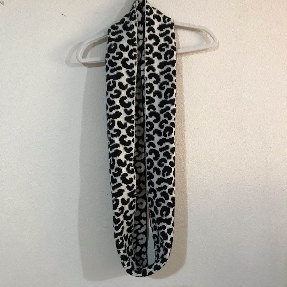 Scarf - Picture 2 of 2